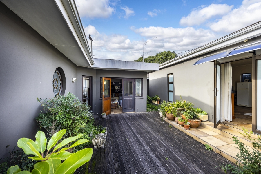 4 Bedroom Property for Sale in Nahoon Beach Eastern Cape